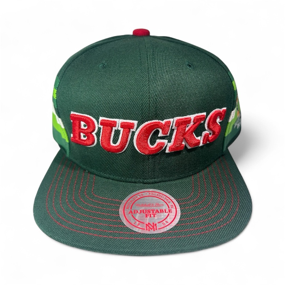 Green Milwaukee Bucks snapback hat